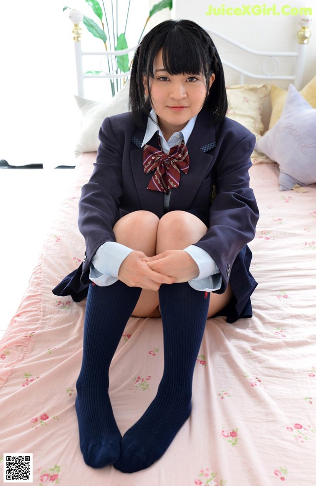 Yuna Asahi - Pamer Pinching Pics No.ca5086